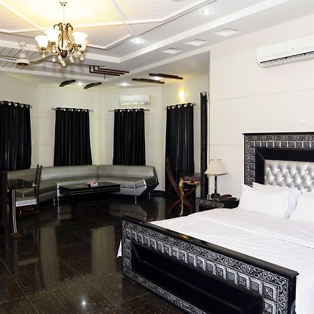 Midway Hotel & Restaurant Sadiqabad Exterior foto