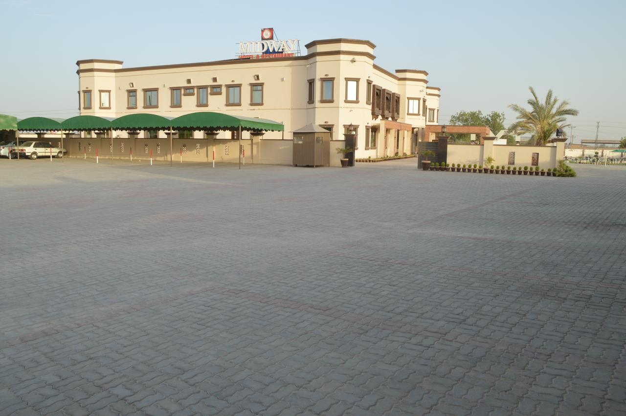 Midway Hotel & Restaurant Sadiqabad Exterior foto